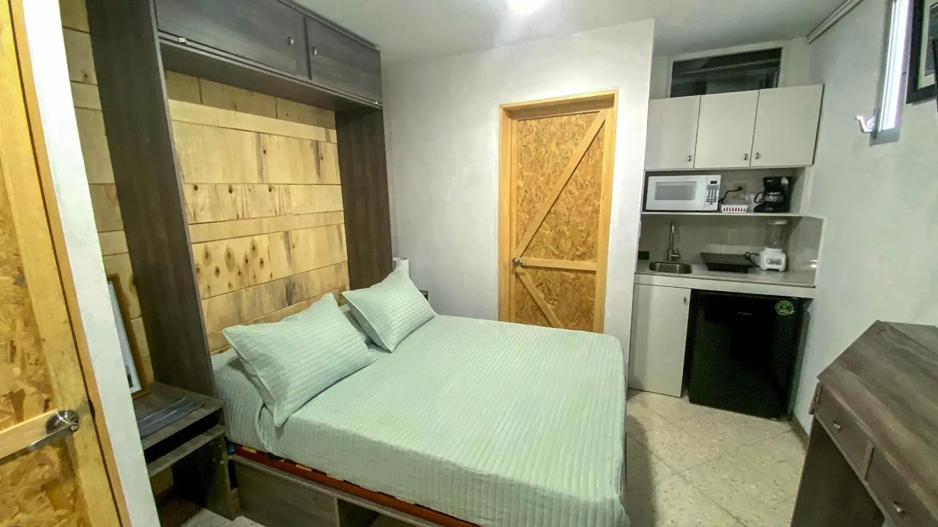 Estudios By Flor Y Tierra Гвадалахара 0*,